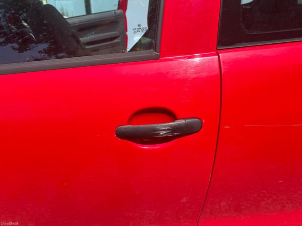 Volkswagen Fox Hatchback, Petrol, 2010, Red