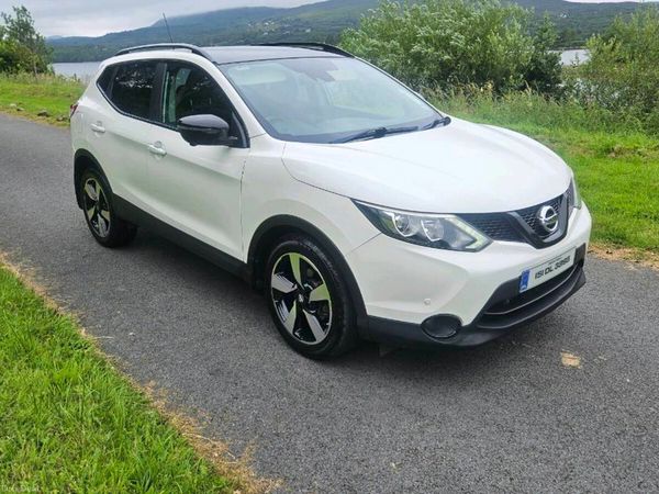 Nissan Qashqai Hatchback, Diesel, 2015, White