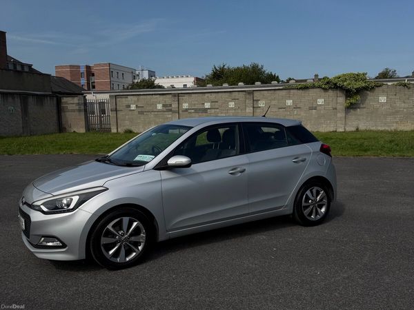 Hyundai i20 Hatchback, Petrol, 2016, Silver