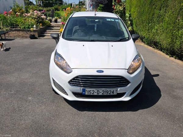 Ford Fiesta Hatchback, Diesel, 2015, White