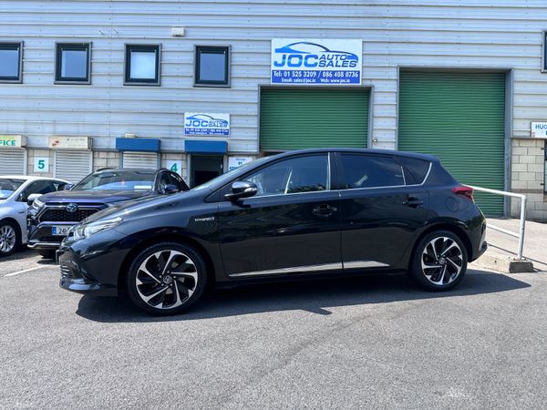 Toyota Auris MPV, Petrol Hybrid, 2017, Black