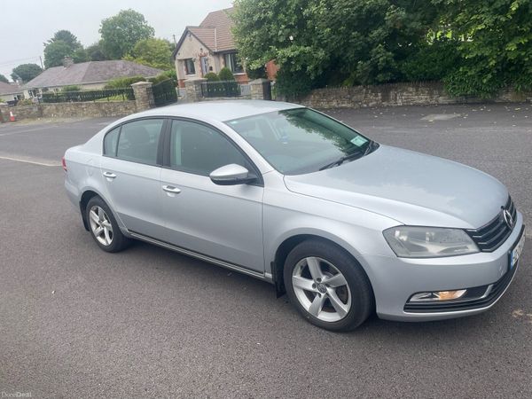 Volkswagen Passat Saloon, Diesel, 2012, Silver