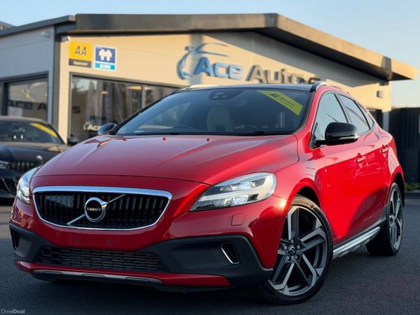 Volvo V40 Hatchback, Diesel, 2018, Red
