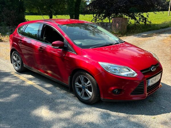 Ford Focus Hatchback, Diesel, 2014, Red