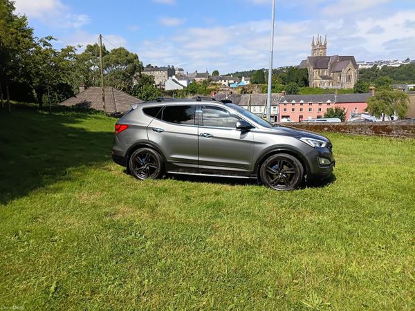 Hyundai Santa Fe SUV, Diesel, 2015, Silver