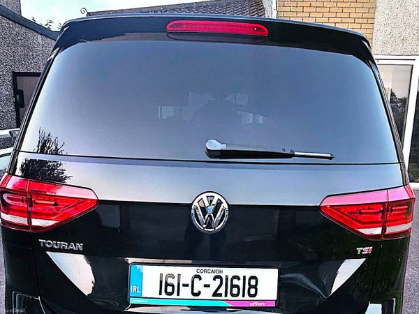 Volkswagen Touran MPV, Petrol, 2016, Black
