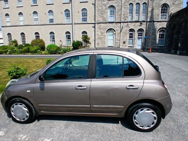 Nissan Micra Hatchback, Petrol, 2009, Gold