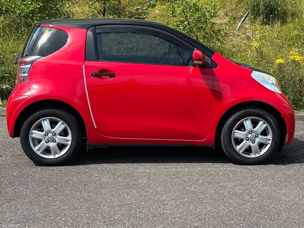 Toyota iQ Hatchback, Petrol, 2010, Red
