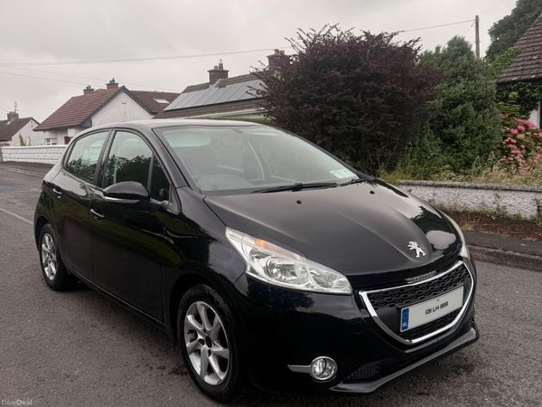 Peugeot 208 Hatchback, Diesel, 2013, Black