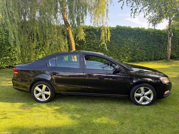 Volkswagen Passat Saloon, Diesel, 2011, Black