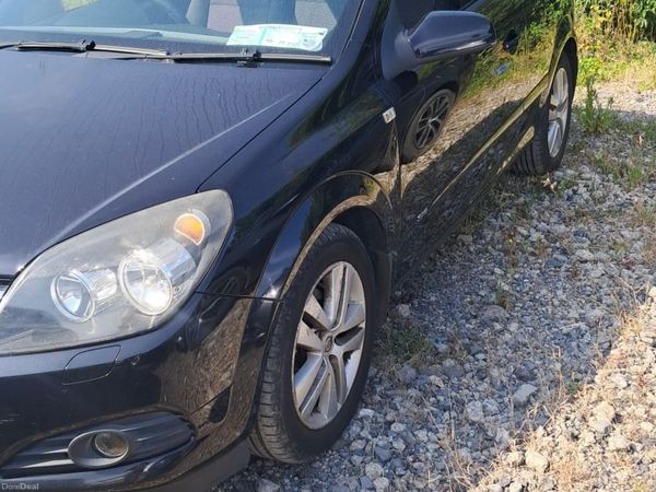 Opel Astra Hatchback, Petrol, 2008, Black