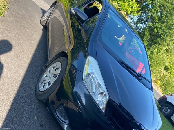 Toyota Yaris Hatchback, Diesel, 2013, Black