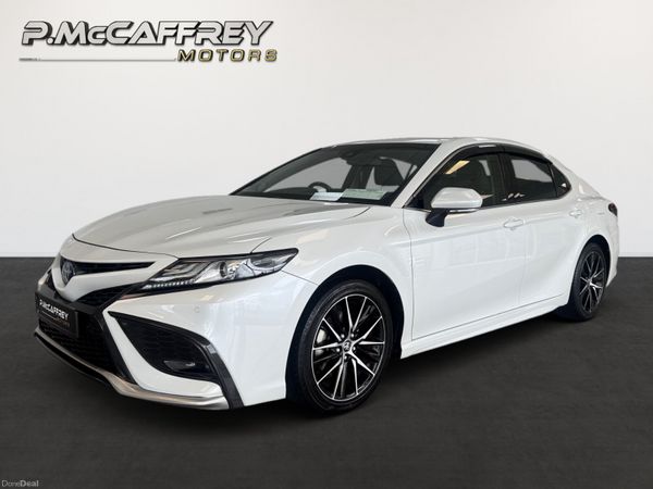 Toyota Camry Saloon, Petrol Hybrid, 2023, White