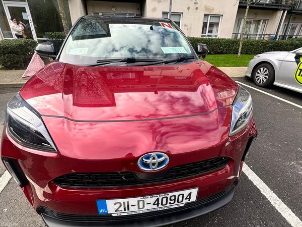 Toyota Yaris Cross Estate, Petrol Hybrid, 2021, Red