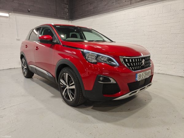 Peugeot 3008 MPV, Petrol, 2019, Red