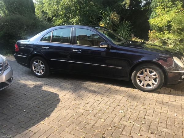 Mercedes-Benz E-Class Saloon, Petrol, 2007, Blue