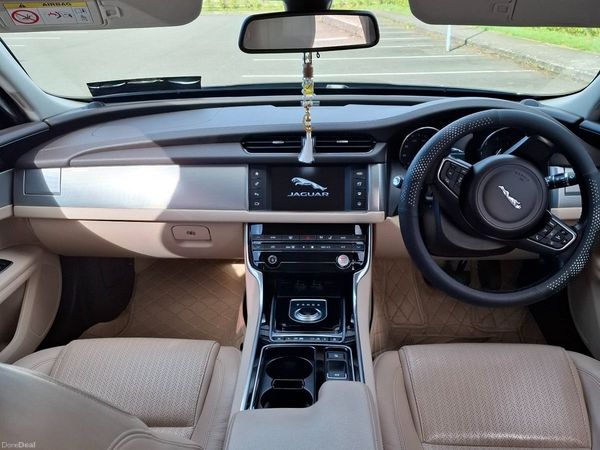Jaguar XF Saloon, Diesel, 2017, Blue
