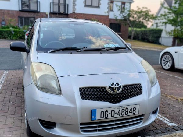 Toyota Yaris Hatchback, Petrol, 2006, Silver