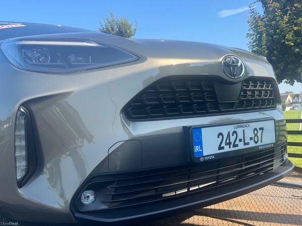 Toyota Yaris Cross Hatchback, Petrol Hybrid, 2024, Green