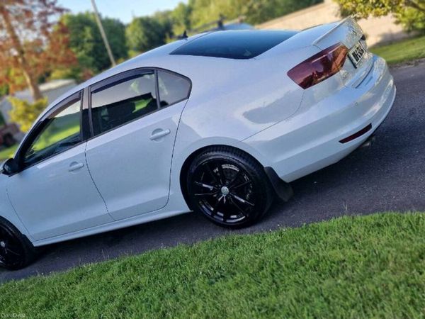 Volkswagen Jetta Saloon, Diesel, 2018, White
