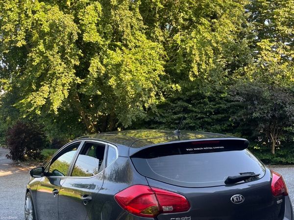 Kia Ceed Hatchback, Diesel, 2014, Silver
