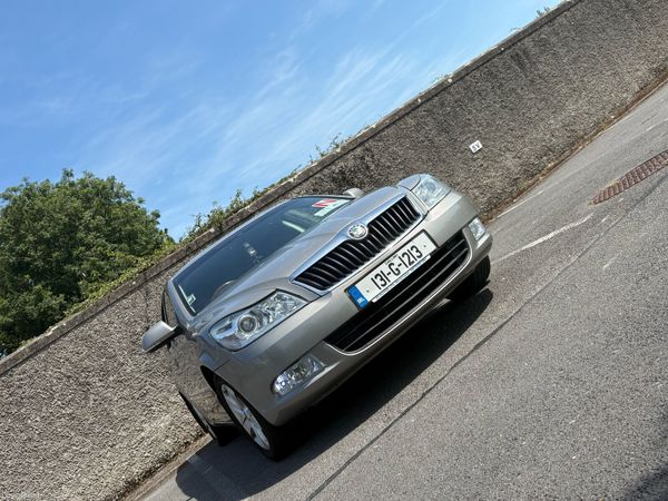 Skoda Octavia Saloon, Diesel, 2013, Beige