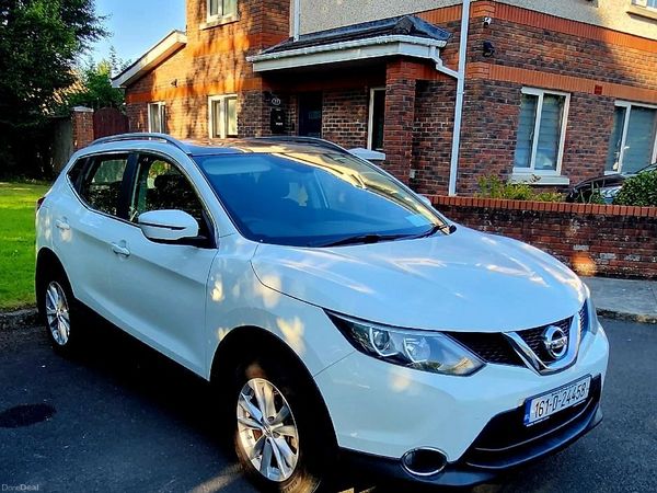 Nissan Qashqai Hatchback, Petrol, 2016, White