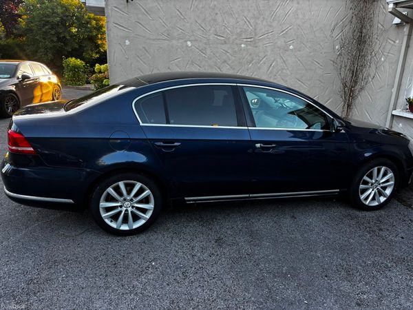 Volkswagen Passat Saloon, Diesel, 2011, Blue