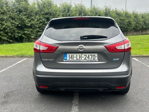 Nissan Qashqai Hatchback, Diesel, 2014, Grey