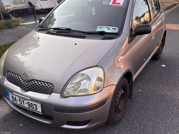 Toyota Yaris Hatchback, Petrol, 2004, Grey