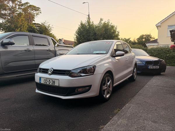 Volkswagen Polo Hatchback, Petrol, 2013, White