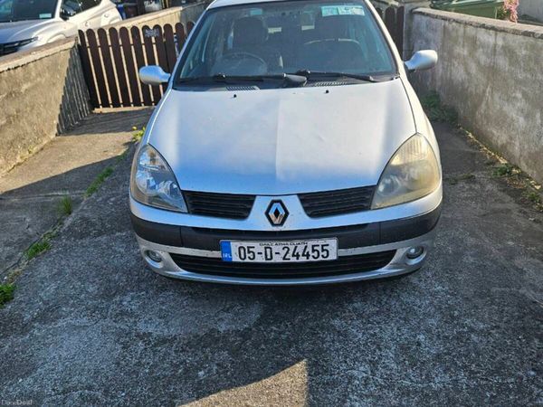 Renault Clio Hatchback, Petrol, 2005, Silver