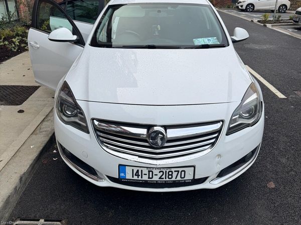 Vauxhall Insignia Hatchback, Diesel, 2014, White