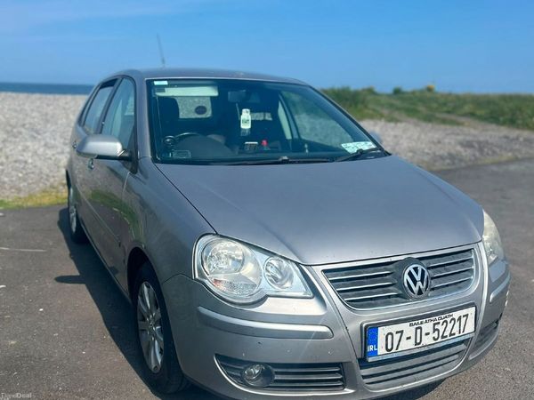 Volkswagen Polo Hatchback, Petrol, 2007, Silver