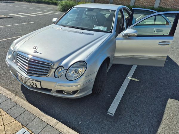Mercedes-Benz E-Class Saloon, Diesel, 2009, Silver