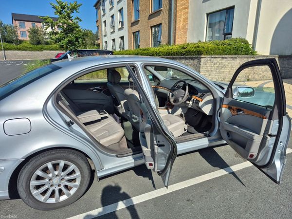 Mercedes-Benz E-Class Saloon, Diesel, 2009, Silver