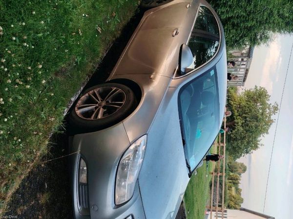 Vauxhall Insignia Hatchback, Diesel, 2013, Silver