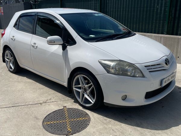 Toyota Auris Hatchback, Diesel, 2012, White
