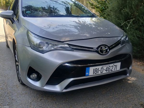 Toyota Avensis Saloon, Diesel, 2018, Silver