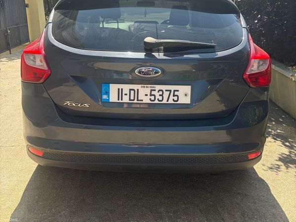 Ford Focus Hatchback, Petrol, 2011, Grey