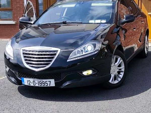 Chrysler Delta MPV, Diesel, 2012, Black