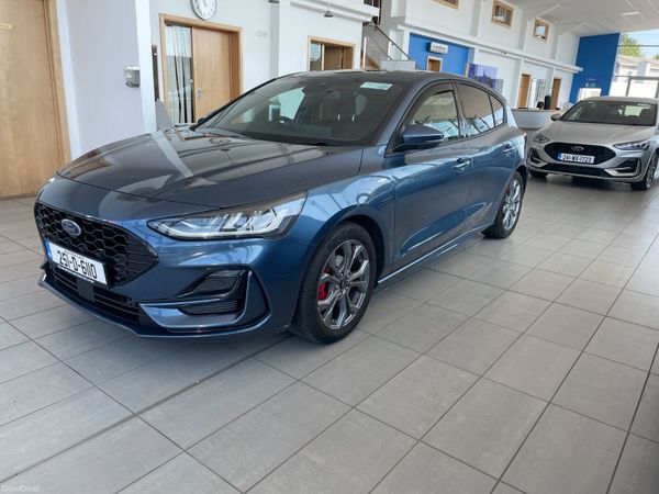 Ford Focus Hatchback, Petrol Hybrid, 2025, Blue
