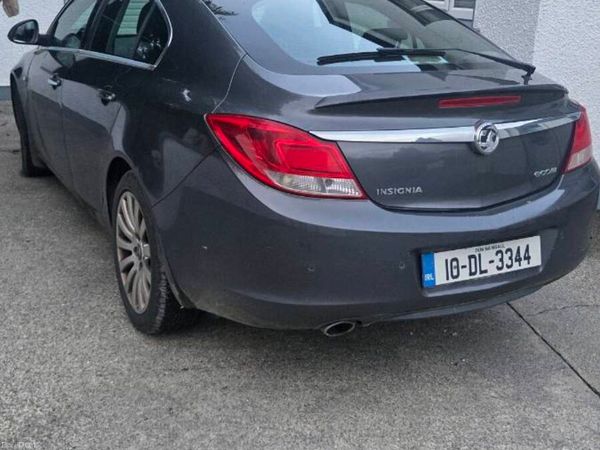 Vauxhall Insignia Hatchback, Diesel, 2010, Grey