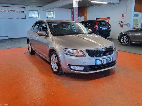 Skoda Octavia Saloon, Diesel, 2017, Yellow