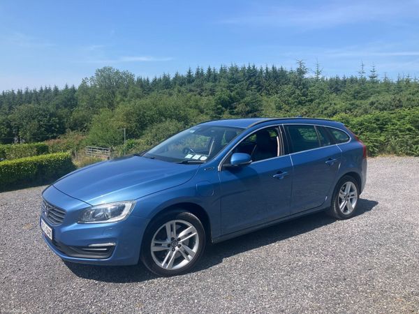 Volvo V60 Estate, Diesel Plug-in Hybrid, 2017, Blue