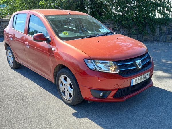 Dacia Sandero Hatchback, Petrol, 2015, Red