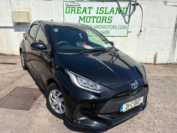 Toyota Yaris Hatchback, Petrol Hybrid, 2021, Black