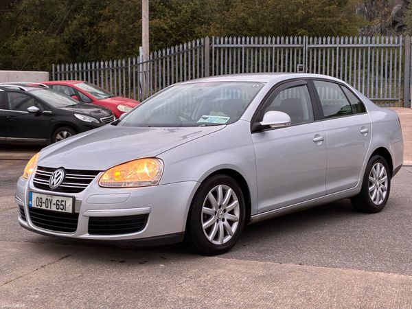 Volkswagen Jetta Saloon, Diesel, 2009, Silver