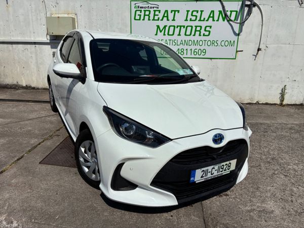 Toyota Yaris Hatchback, Petrol Hybrid, 2021, White