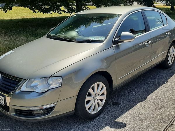 Volkswagen Passat Saloon, Petrol, 2006, Green